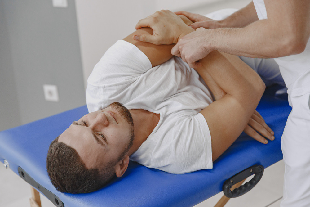 Mengenal Praktik Chiropractic dan Risikonya